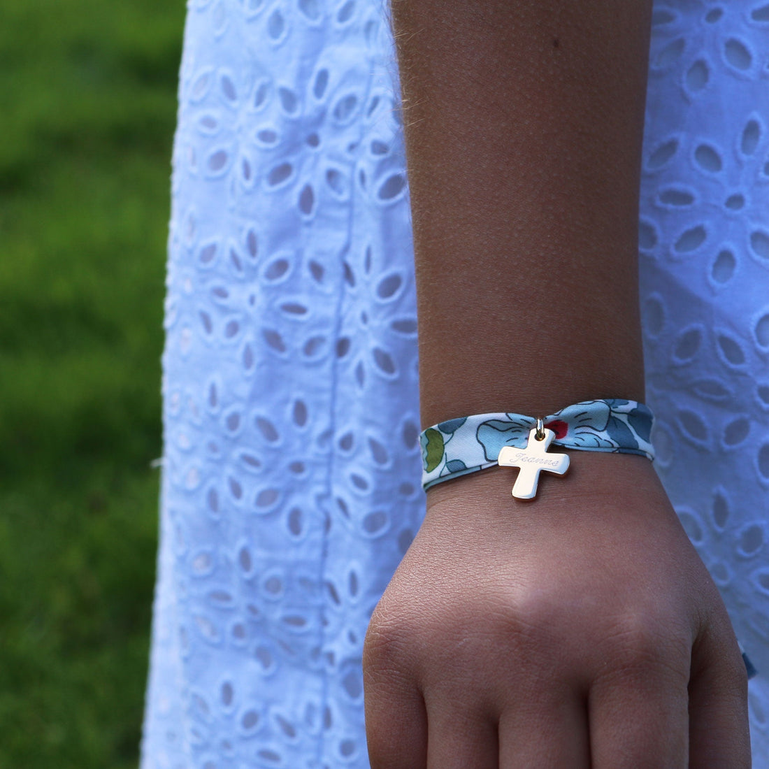 Quel bijou offrir à une fille pour une communion ? Idées élégantes et personnalisées