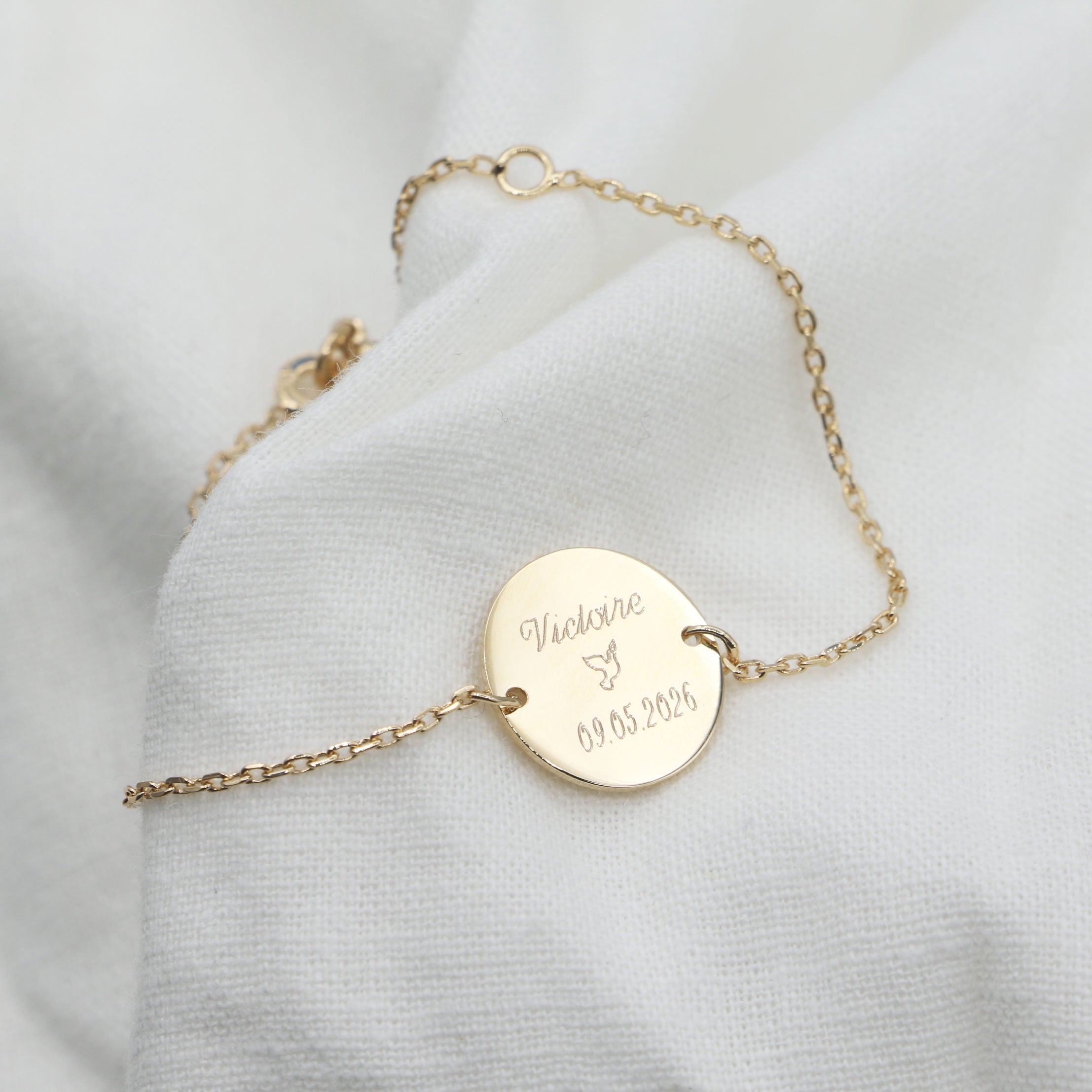 bracelet-colombe-personnalise-plaque-or