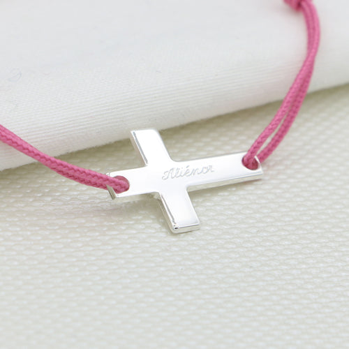 bracelet-croix-plate-argent-gravee-prenom