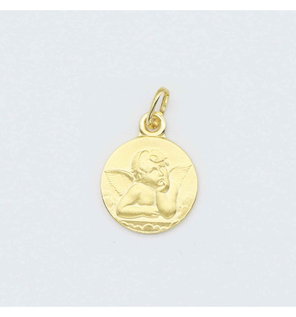détail médaille ange raphael dorée bijou baptême gravé