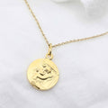 Collier Médaille Vierge à l’Enfant Plaqué Or 18K – Gravure prénom Baptême
